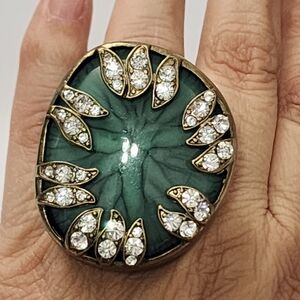 Vintage Style Large Green Crackle Resin Rhinestone Statement Ring Stretch Band